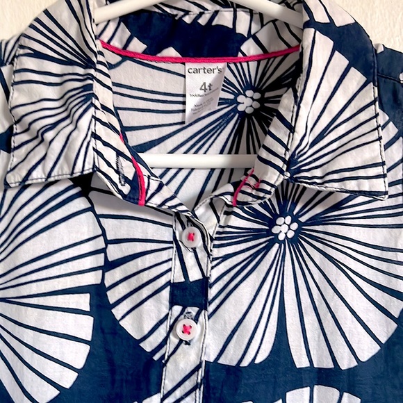 2/$20 or 3/$25 navy & white flower design 4T sleeveless button up cotton dress. - Picture 3 of 4